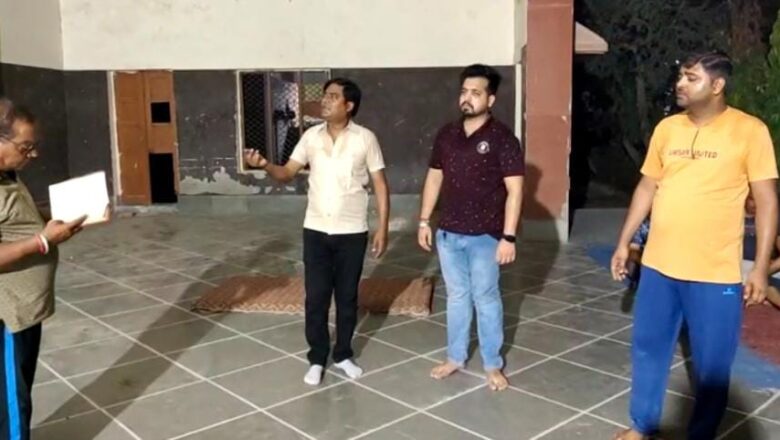 रामलीला मंचन के लिए रिहर्सल के जरिए तराशे जा रहे पात्र