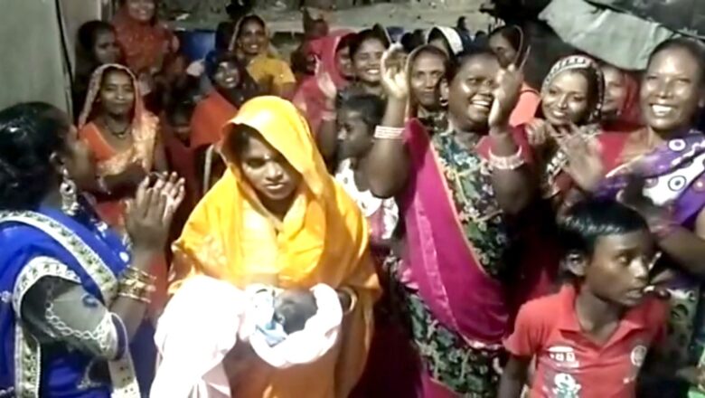 बेटी के नामकरण पर पार्टी का आयोजन कर पेश की मिसाल