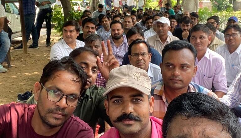 पदोन्नति नहीं मिलने से नाराज जेईएन बेमियादी हड़ताल पर, कार्य प्रभावित
