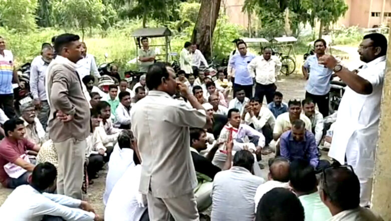 रिलीव हुए श्रमिकों के चेहरों पर लम्बे समय बाद झलकी खुशी