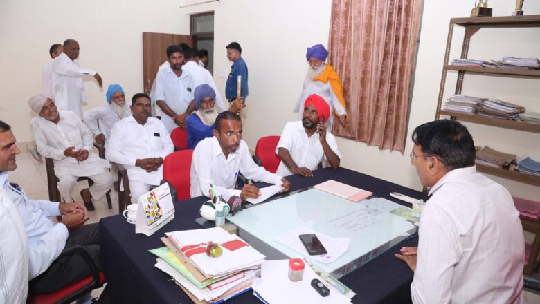खराब हुई फसलों का मुआवजा दिलवाने की मांग