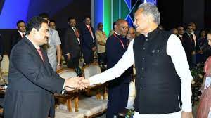 अशोक गहलोत की अडानी संग तस्वीरें, कांग्रेस-बीजेपी में वार-पलटवार; सोशल मीडियों पर क्यों लगी सवालों झड़ी