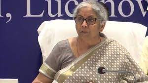 ‘रुपया नहीं गिर रहा, बल्कि डॉलर मजबूत हो रहा है’, रुपये में लगातार आ रही गिरावट पर वित्त मंत्री ने दिया तर्क