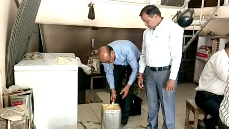 मौके पर नष्ट करवाया पांच किलोग्राम दूषित मावा