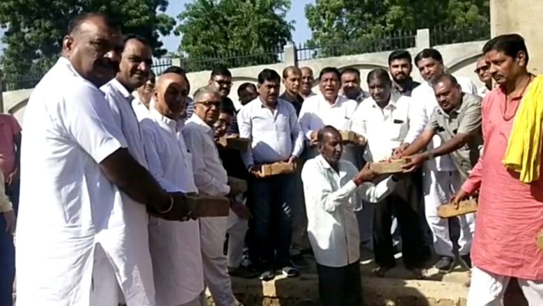 कन्या छात्रावास की रखी नींव