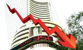 गिरावट में बंद हुआ शेयर बाजार:सेंसेक्स 230 अंक गिरकर 61,750 पर बंद, निफ्टी 65 अंक टूटा; टाइटन और टाटा मोटर्स टॉप लूजर