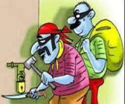 रात्रि को दुकान में घुसकर चुराए मोबाइल फोन व नकदी