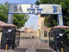 तीसरे दिन भी इनकम टेक्स रेड:तीन व्यापारियों से तीन दिन में भी सरेंडर नहीं करवा सके इनकम टेक्स अधिकारी, बैंक खाते खंगाले