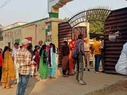 श्रीगंगानगर में वनरक्षक एक्जाम के 43 सेंटर:दूसरे जिलों के कैंडिडेट एक दिन पहले पहुंचे, पहली शिफ्ट का पेपर शुरू