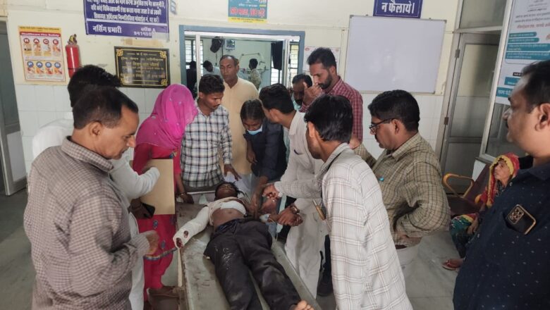 स्कूल जा रहे बच्चों में टकराई तेज रफ्तार कार