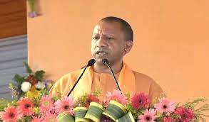 CM योगी की बदमाशों को चेतावनी:एक चौराहे पर कोई बहन-बेटी को छेड़ेगा तो पुलिस उसे ढेर कर देगी