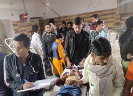शादियों में शामिल होने जा रही गाड़ियां आमने-सामने टकराई:सड़क हादसे में एक की मौके पर ही मौत, दस घायल