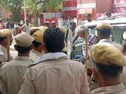 विवादों में रहे आरएएस बिरदा:मेयर और पार्षदों के धरना प्रदर्शन से कुछ नहीं बिगड़ा, एक व्यापारी से उलझते ही सस्पेंड हो गए