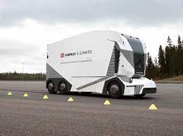 मस्क ने डिलीवर किया अपना पहला इलेक्ट्रिक ट्रक:डीजल ट्रक से 3 गुना ज्यादा शक्तिशाली, एक बार चार्ज में 805 किलोमीटर चलेगा