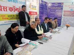 मुद्दों पर मौन हुए मंत्री:पैट्रोल पर स्टेट वेट घटाने के मुद्दे पर बोले पहले केंद्र सरकार घटाए वेट