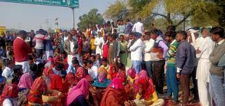 बच्ची की हत्या के विरोध में लालगढ़ थाने पर प्रदर्शन:जनवादी महिला समिति सदस्यों ने नारेबाजी कर अस्पताल में जताया रोष