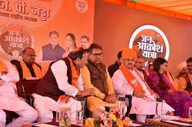 वसुंधरा बोलीं- गहलोत-पायलट की लड़ाई में कांग्रेस सरकार उलझी:जेपी नड्‌डा ने कहा- योजनाओं का नाम बदलने से सरकारों की औकात पता चल जाती है