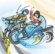 दो बाइकों की भिड़ंत, उछलकर गिरे दोनों युवक: सीसीटीवी में कैद हुआ हादसा, एक युवक गंभीर रूप से घायल