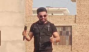 पंजाबी गीतों पर थिरके स्टूडेंट:मौज मस्ती के मूड में गाए रेशम ने गीत, हर गीत के साथ झूमते&nbsp;रहे स्टूडेंट्स