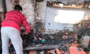 मटका चौक पर दुकान में लगी आग:अल सुबह पड़ौसियों ने धुआं उठते देखा, फायर ब्रिगेड ने पाया काबू