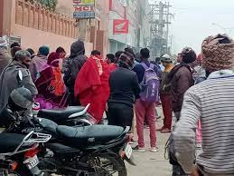 कोहरे में सीईटी एक्जाम देने पहुंचे कैंडिडेट:श्रीगंगानगर में 40 सेंटर पर&nbsp;परीक्षा, सेंटर पर एक घंटे पहले दी एंट्री