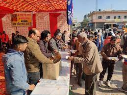 मकर संक्रांति पर लोगों ने किया दान पुण्य:सूरतगढ़ में संस्थाओं ने लगाया लंगर, हलवा, पूडी और सब्जी का बांटा प्रसाद