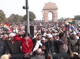 जैन तीर्थ सम्मेद शिखर को पर्यटन स्थल बनाने का विरोध:दिल्ली, मुंबई और अहमदाबाद में समुदाय के लोग सड़कों पर उतरे