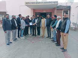 CBEO की 17 सीसी कार्रवाई का विरोध:टीचर्स ने की गैर शैक्षणिक कार्यों से मुक्त करने की मांग, बोले-पढ़ाई नहीं हो पा रही
