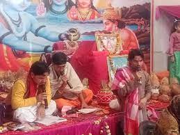 यज्ञ और भंडारे के साथ स्थापित हुई शिव प्रतिमाएं:​​​​​​​वेद मंत्रों के साथ दी आहुतियां, लोगों ने दिखाया उत्साह