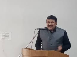 कविता सुनने के लिए संवेदनशील होना जरूरी:लेखक से मिलिए में बोले दोहाकार&nbsp;विजेंद्र&nbsp;शर्मा, कहा आलोचना बुजुर्ग का आशीर्वाद