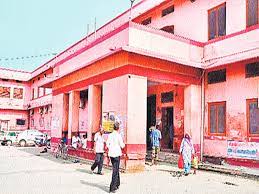 195 प्रभारी व कार्मिकों पर गिरेगी गाज:विभाग, वार्ड, लैब और ओटी में 68 लाख की सामग्री कम मिली, 11.20 करोड़ की बिना डिमांड खरीद