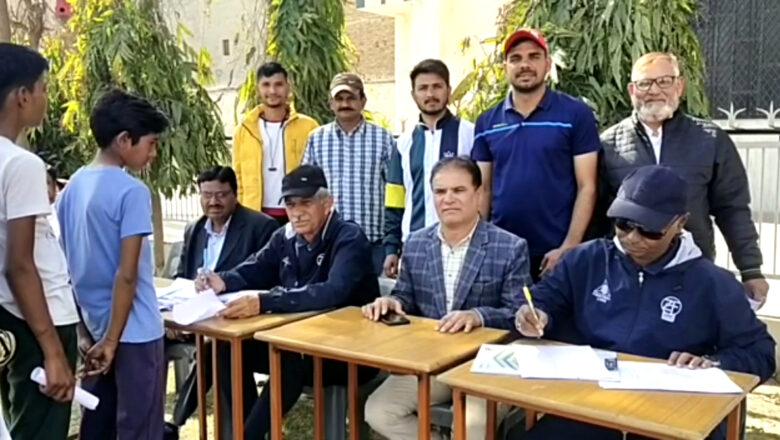 फुटबॉल खिलाड़ियों का हुआ ट्रायल