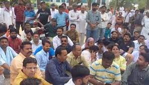 विधायक की गाड़ी से टक्कर, नर्सिंगकर्मी की मौत:अस्पताल से निकलते ही भिड़ंत; जांघ की हड्डी टूटी, अंदरूनी चोटें आईं