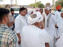किसानों को जमीनों का मालिकाना हक देने की मांग:धारा 6ए से प्रभावित किसानों ने स्थाई समाधान की मांग की