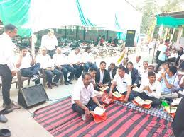 एडवोकेट्स ने जलाया सीएम का पुतला:एडवोकेट कर रहे हैं प्रोटेक्शन बिल लागू&nbsp;करने की मांग, कलेक्ट्रेट पार्क में की सभा