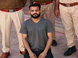 फायरिंग के मामले में गिरफ्तारी:दो महीने पहले पंचशति सर्किल पर की थी फायरिंग, युवक के कंधे पर लगी थी गोली