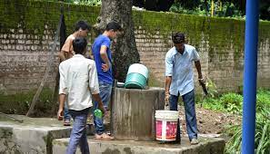 मोटरें नहीं उठा पा रही पानी, दो दिन से कई जगह नहीं हुई आपूर्ति