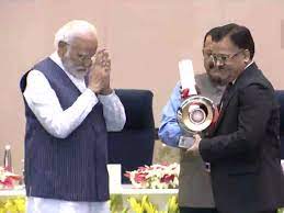 मोदी बोले-चूक हुई तो देश का धन लुट जाएगा: आईएएस अफसर ध्यान रखें कि राजनीतिक दल टैक्सपेयर्स का पैसा कहां खर्च कर रहे