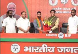 कांग्रेस नेता ए के एंटनी के पुत्र अनिल एंटनी ने थामा भाजपा का कमल
