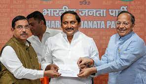 आंध्र प्रदेश के पूर्व सीएम और कांग्रेस नेता किरण कुमार रेड्डी हुए बीजेपी में शामिल