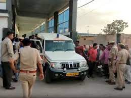 पड़ोसी ने राजस्थान में दलित महिला के घर में घुसकर किया रेप, केमिकल डालकर उसे जलाया