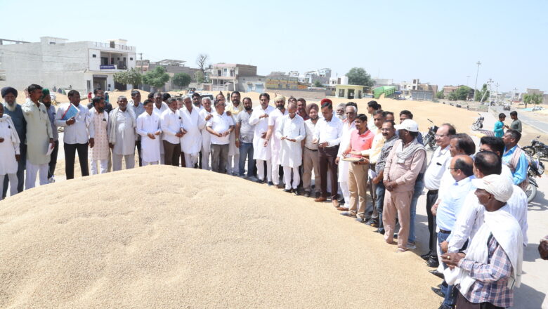 एक दिन मंडी बंद रहने के बाद अगले दिन गेहूं की सरकारी खरीद हुई शुरू