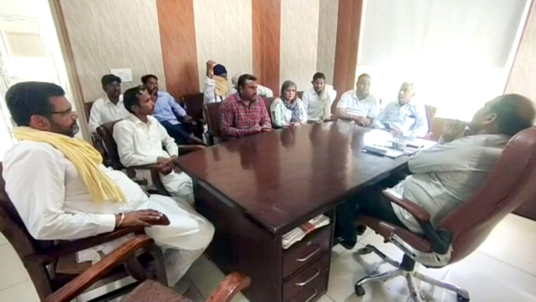 सरसों की खरीद बंद, सचिव से मिले किसान प्रतिनिधि