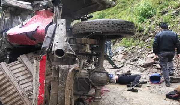 किश्तवाड़ में आटो के खाई में गिरने से सात लोगों की मौत, जितेंद्र , सिन्हा ने जताया दुख