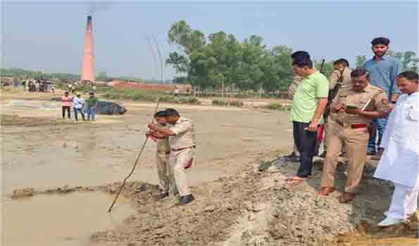 अमरोहा में पानी भरे गड्ढे में गिरने से चार मासूमों की मृत्यु