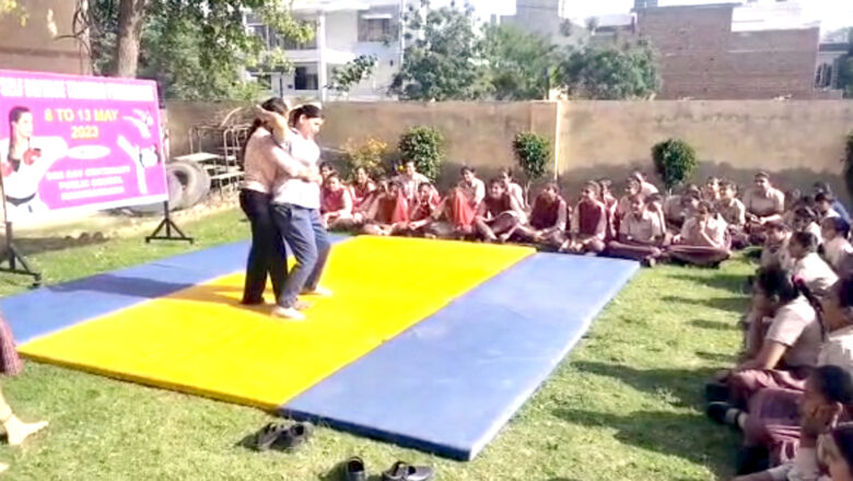 बेटियों को सिखाए आत्मरक्षा के गुर