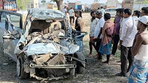 पूर्णिया में बरातियों से भरी अर्टिगा खड़े ट्रक से टकराई, 2 बच्चियों समेत 5 की मौत; 4 की हालत नाजुक, 9 घायल
