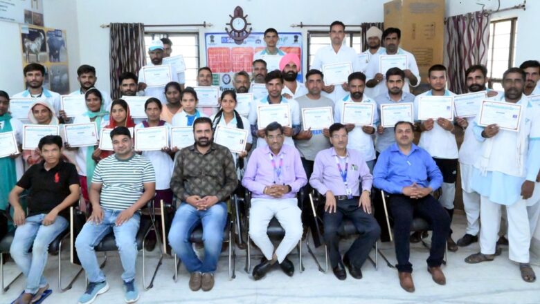 35 प्रतिभागियों को दिया प्रशिक्षण