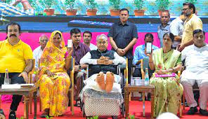 गहलोत बोले- लाल डायरी कुछ है ही नहीं:पीएम पर निशाना; लाल सिलेंडर 1150 रुपए का करके असली लूट तो आपने मचा रखी है