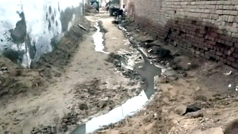 ग्राम पंचायत बनने के चार साल बाद भी नहीं बनी नालियां-सड़कें